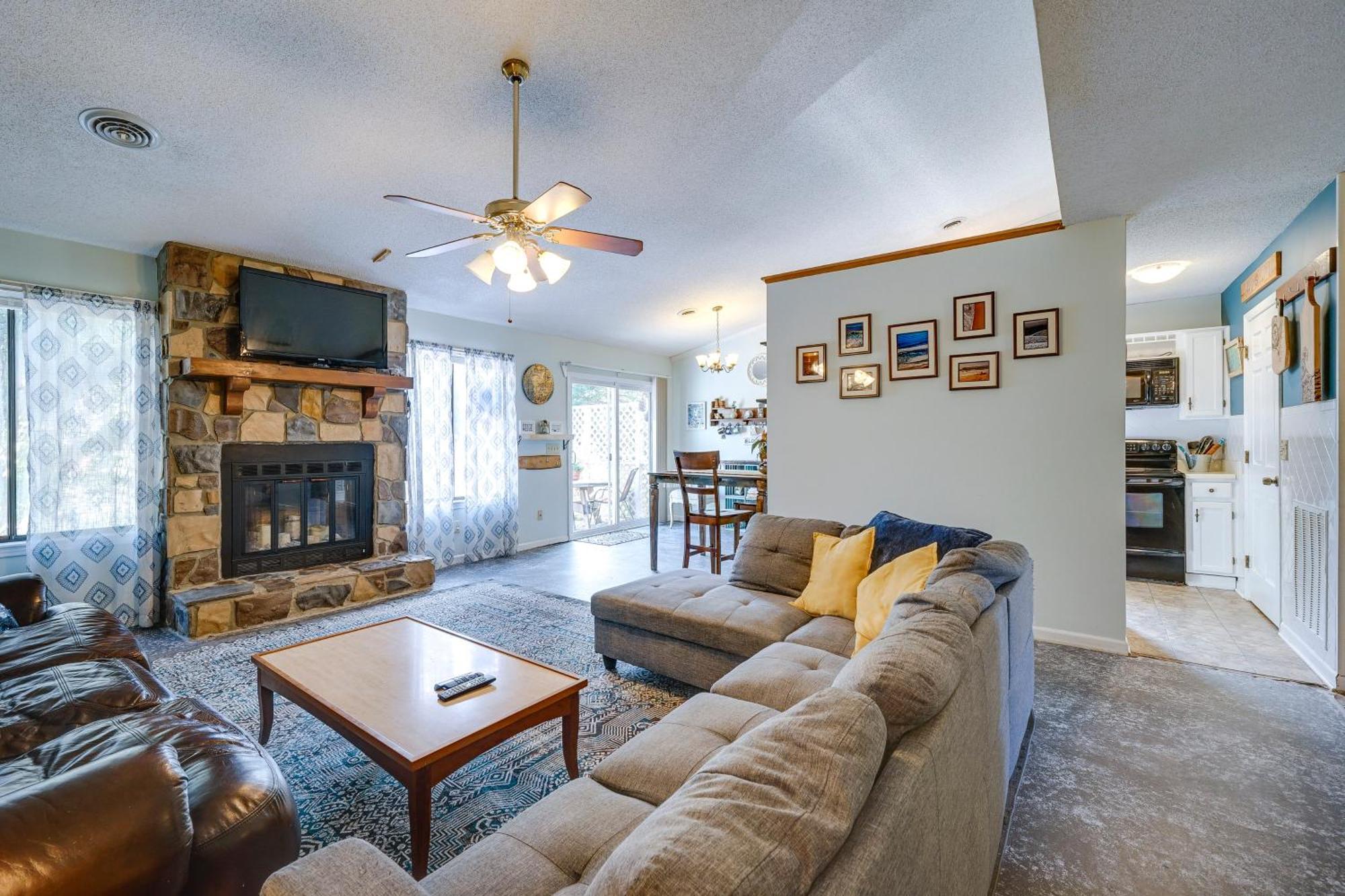 Pet-Friendly Wilmington Home With Fenced Yard! Exterior photo